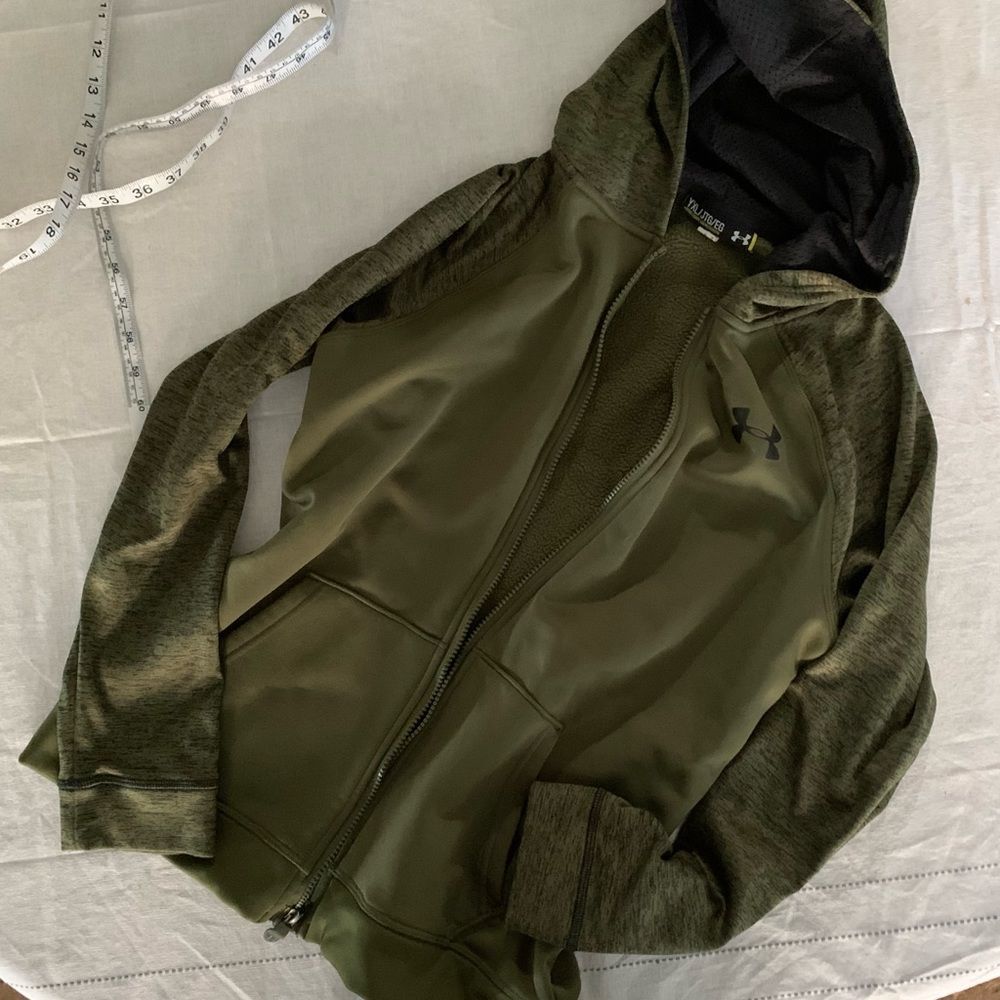 🌞New Listing🌞 Youth UnderArmor Zippered Jacket